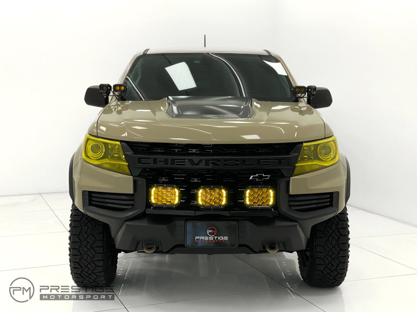 View vehicle photo 2