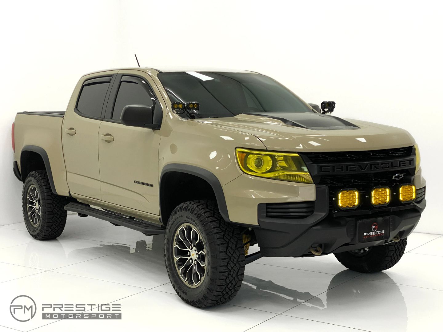 View vehicle photo 7