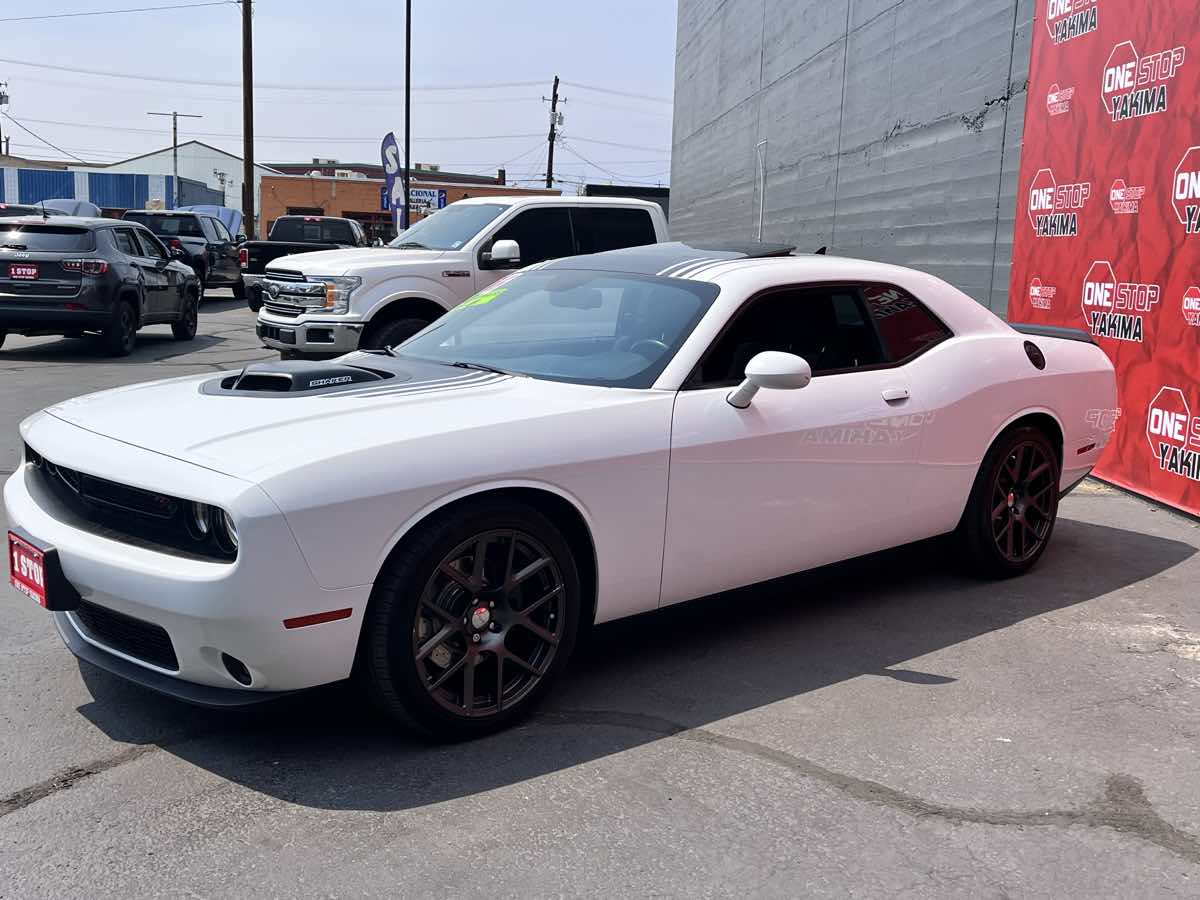 Photo 3 of this Dodge Challenger