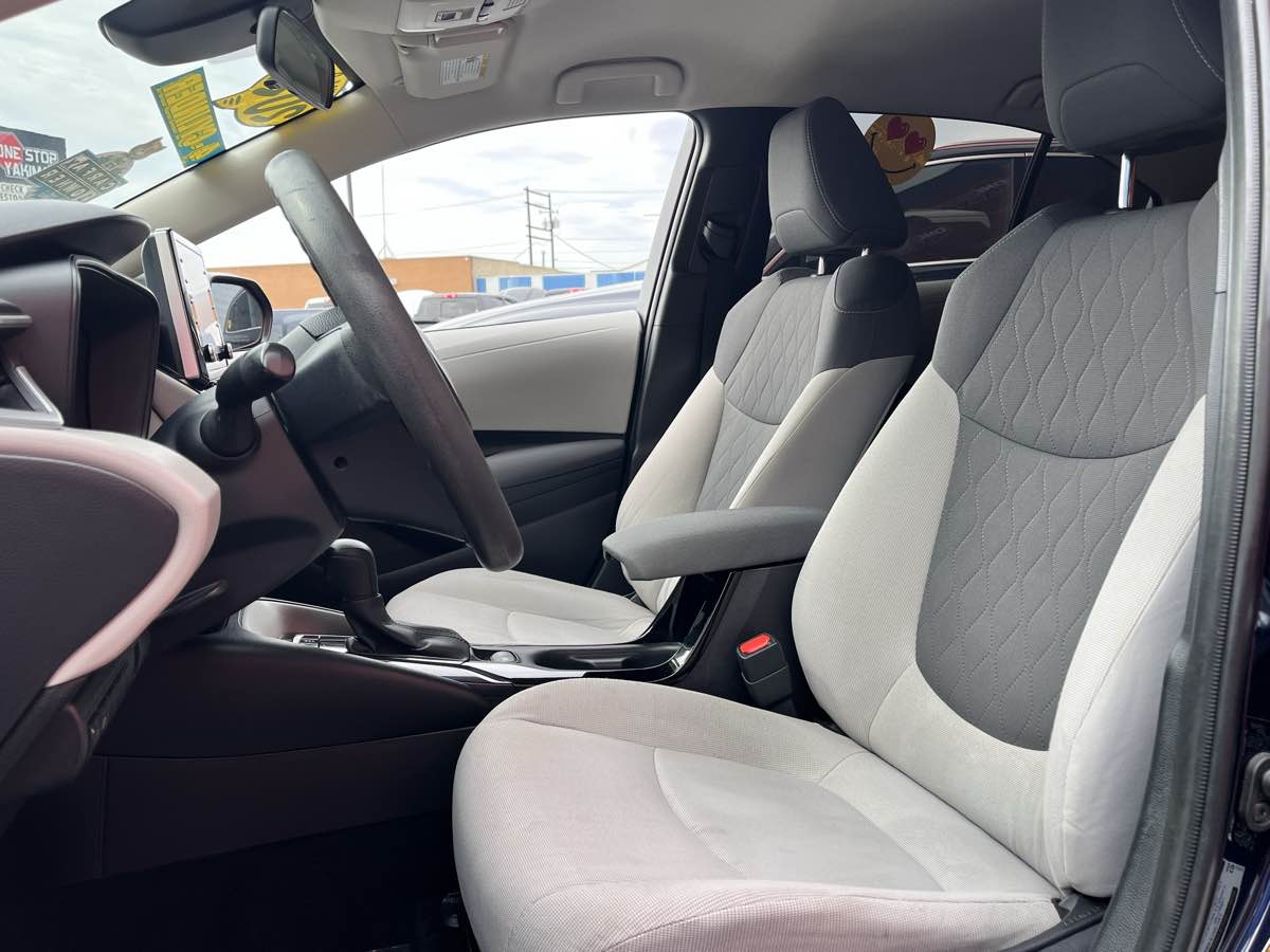 Photo 11 of this Toyota Corolla