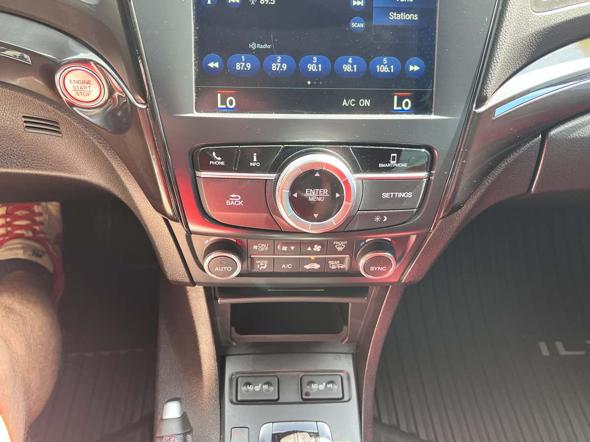 Photo 10 of this Acura ILX
