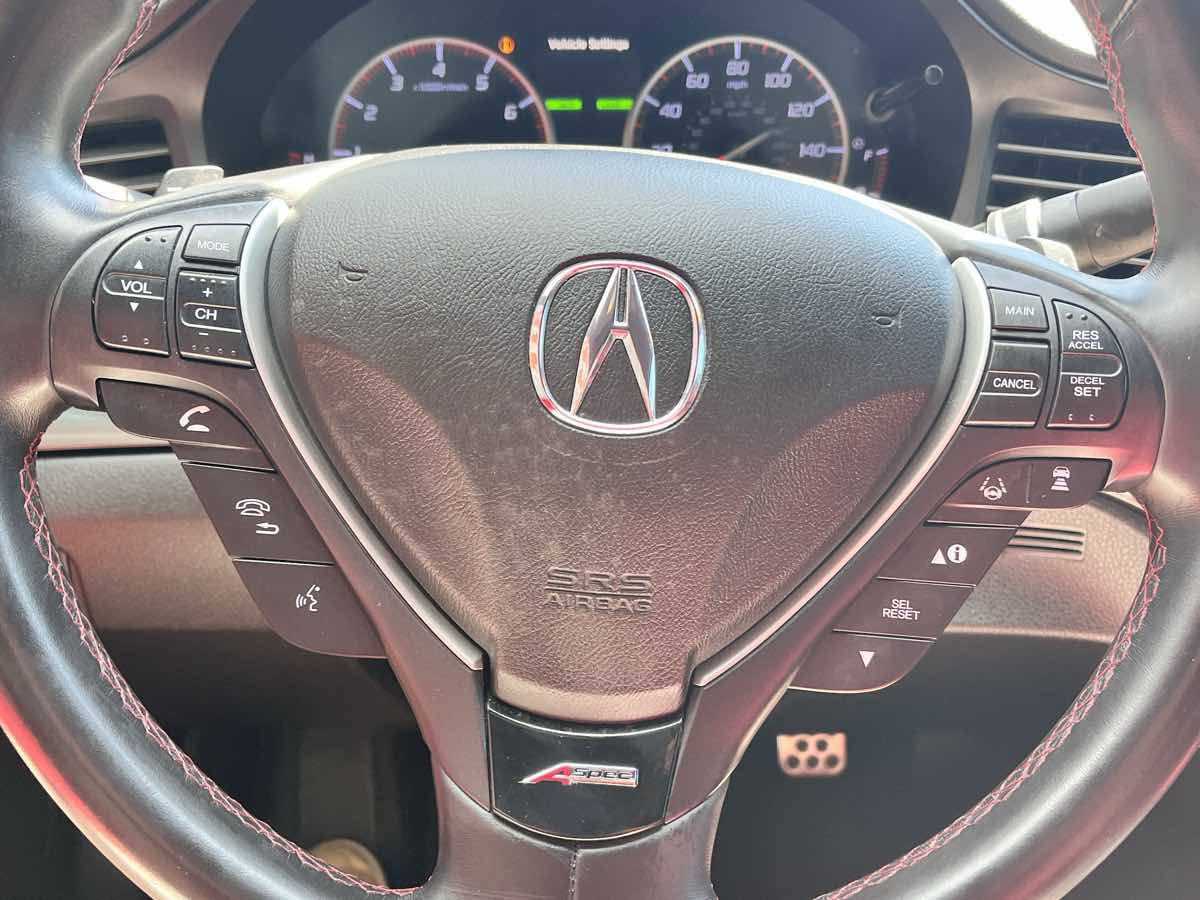 Photo 12 of this Acura ILX