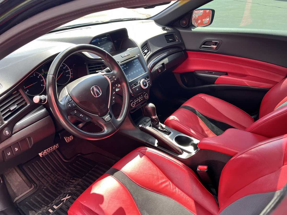 Photo 13 of this Acura ILX