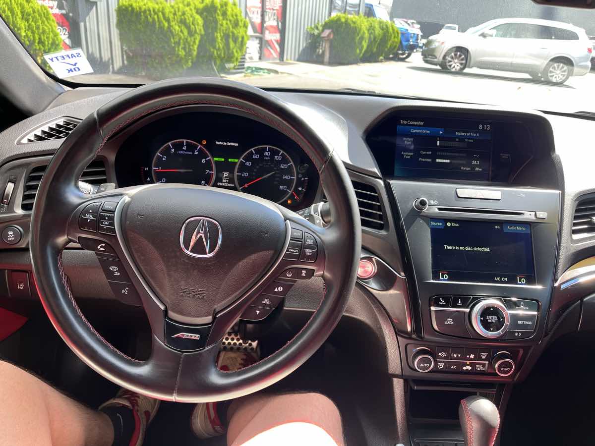 Photo 9 of this Acura ILX