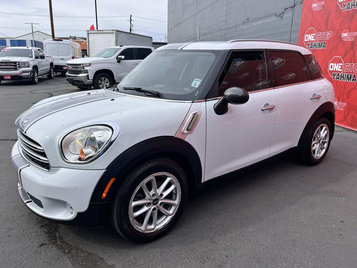 Photo 3 of this MINI Cooper Countryman