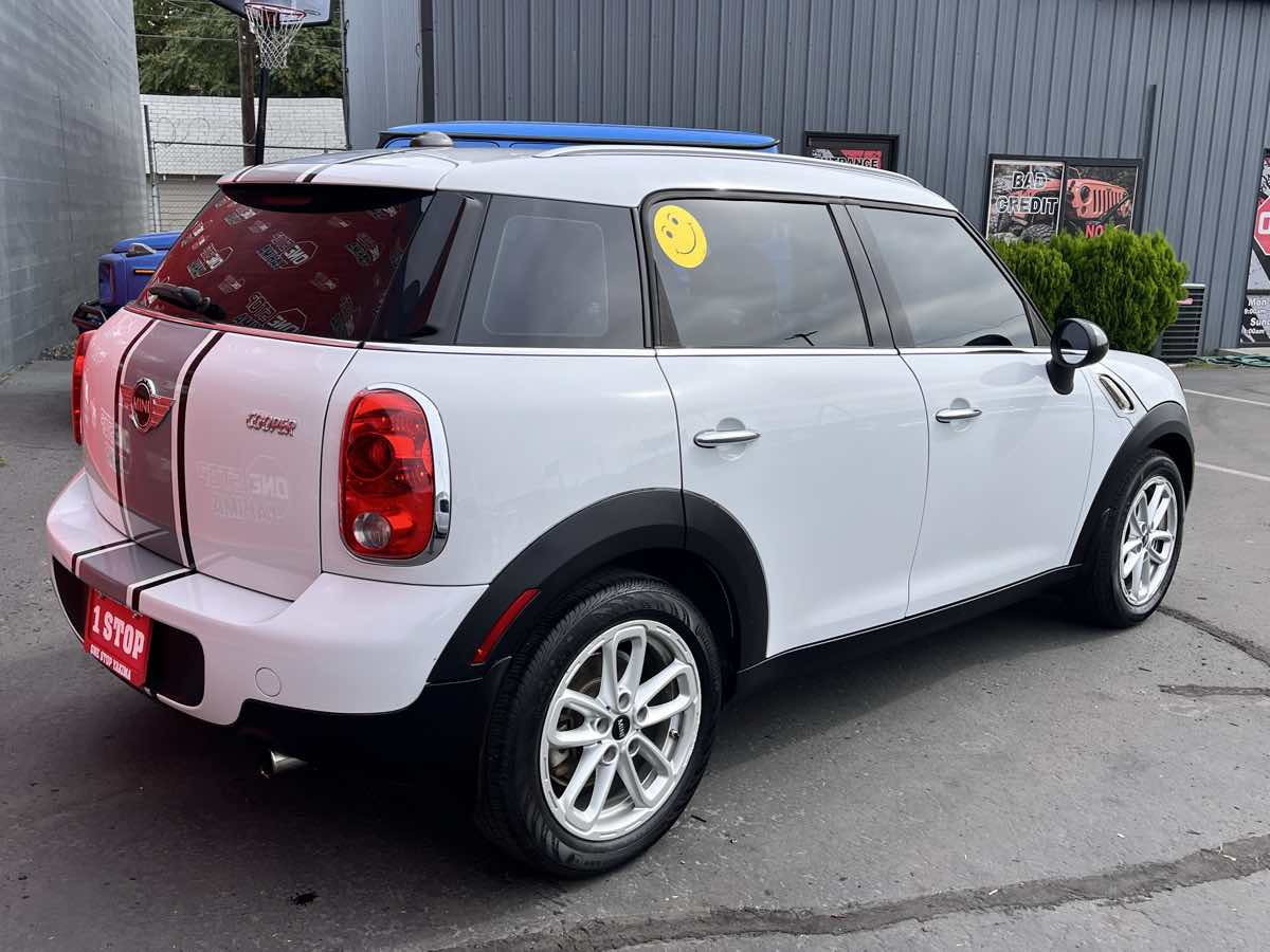 Photo 5 of this MINI Cooper Countryman