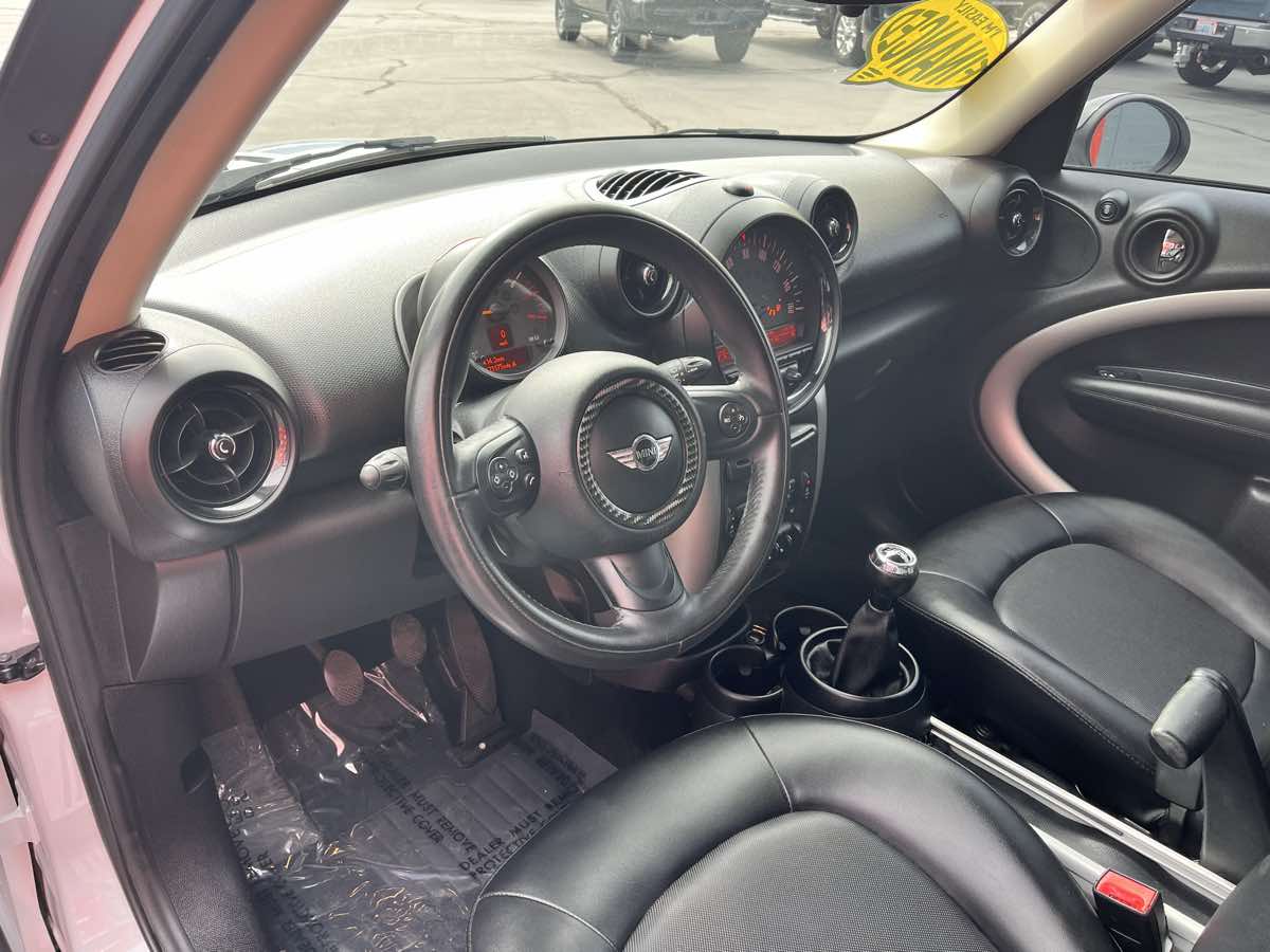 Photo 12 of this MINI Cooper Countryman