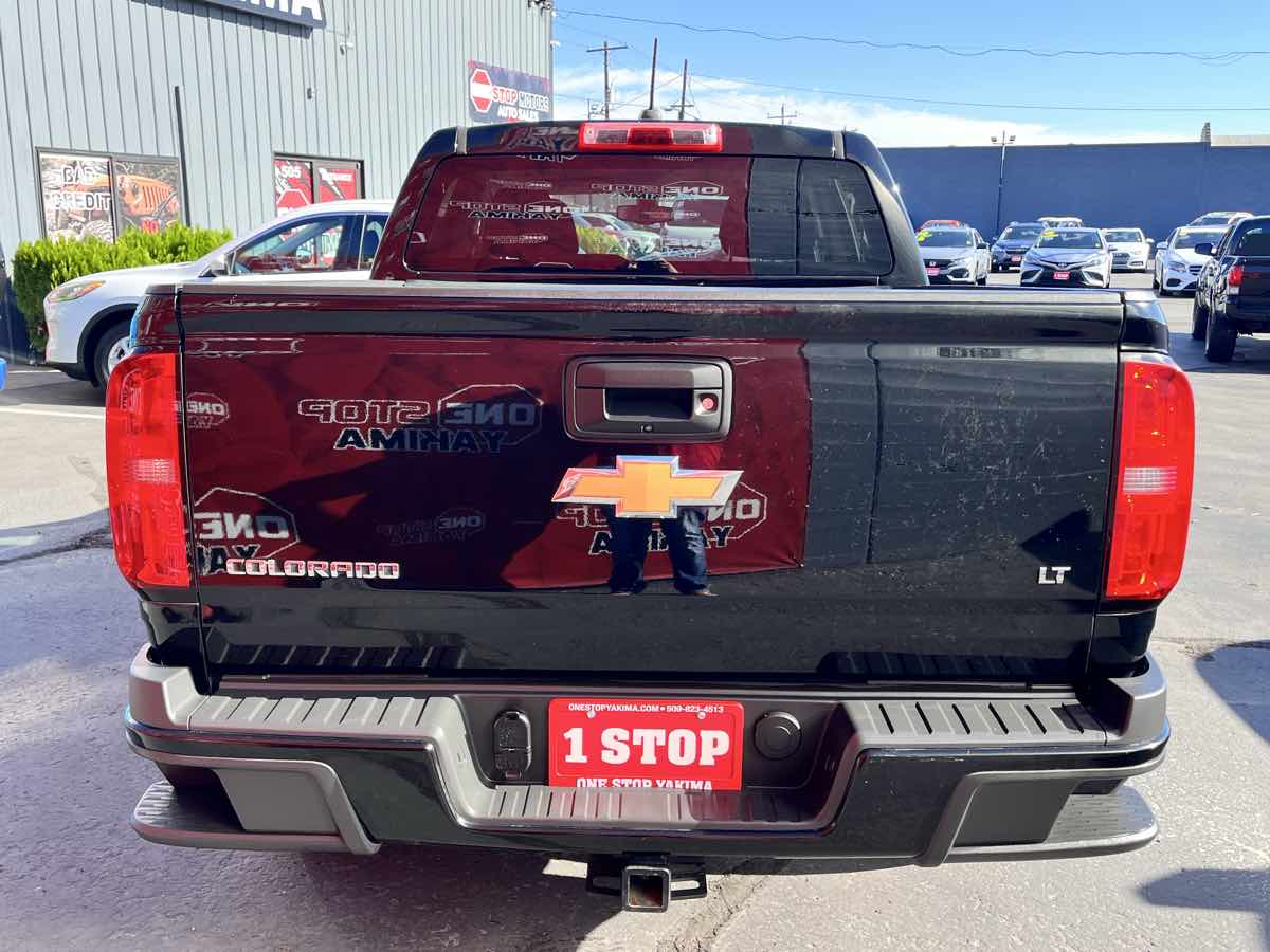 Photo 5 of this Chevrolet Colorado