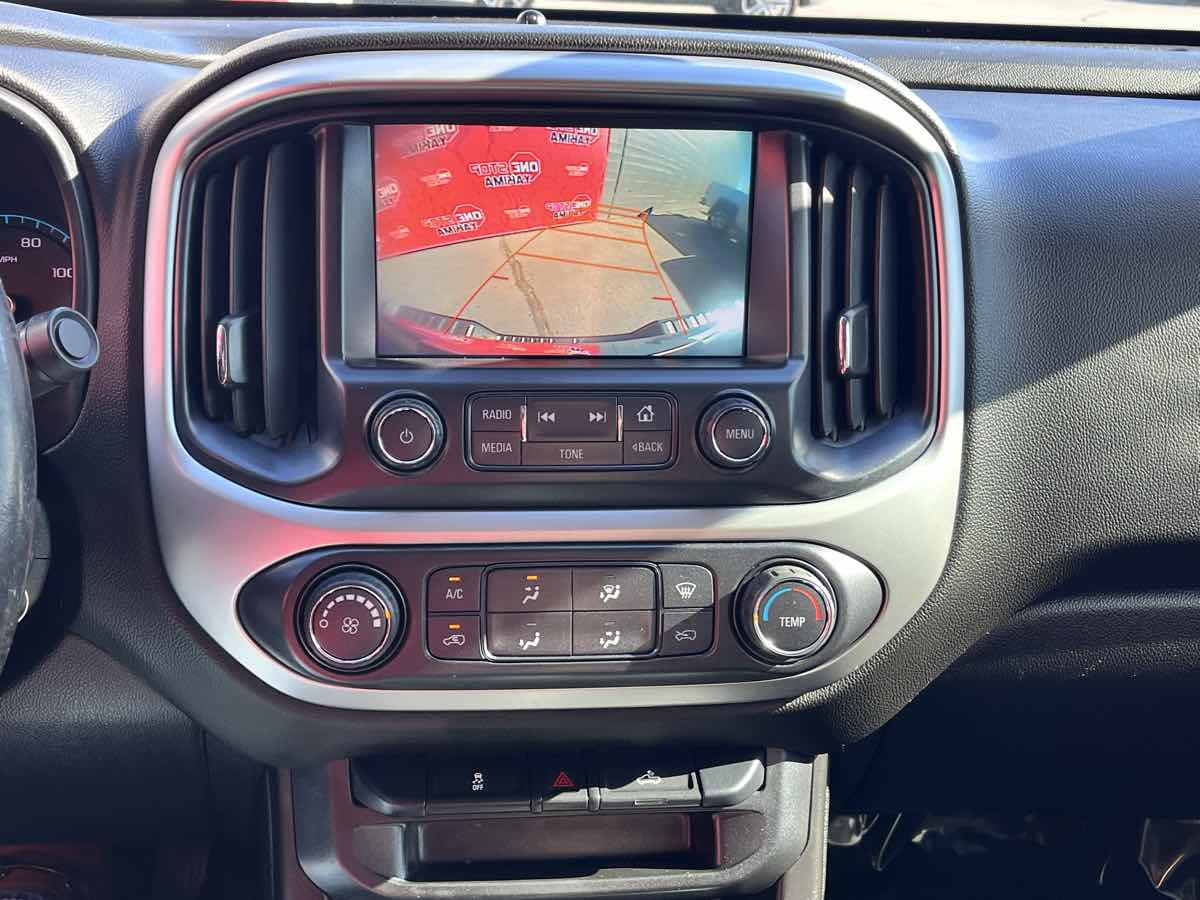 Photo 8 of this Chevrolet Colorado