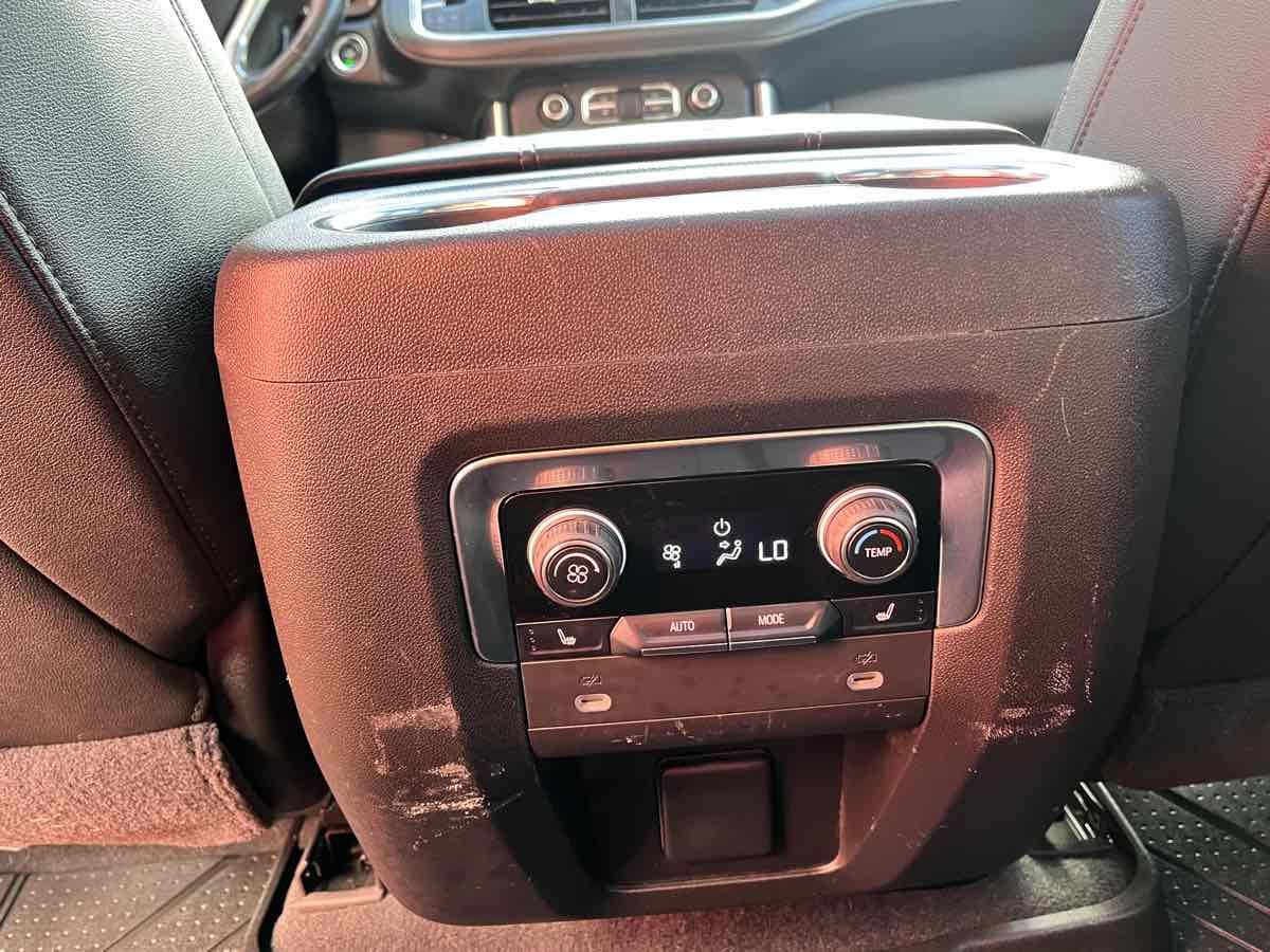 Photo 13 of this Chevrolet Tahoe