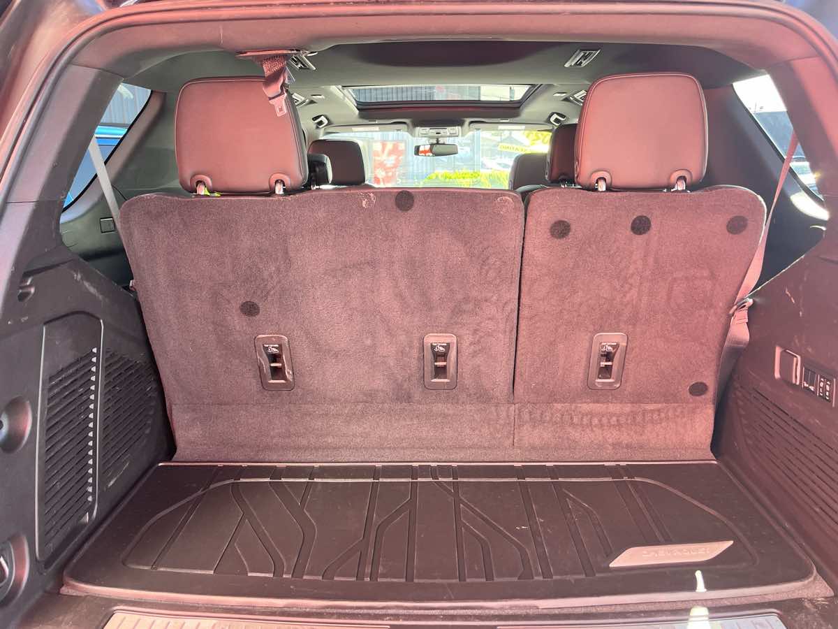 Photo 14 of this Chevrolet Tahoe