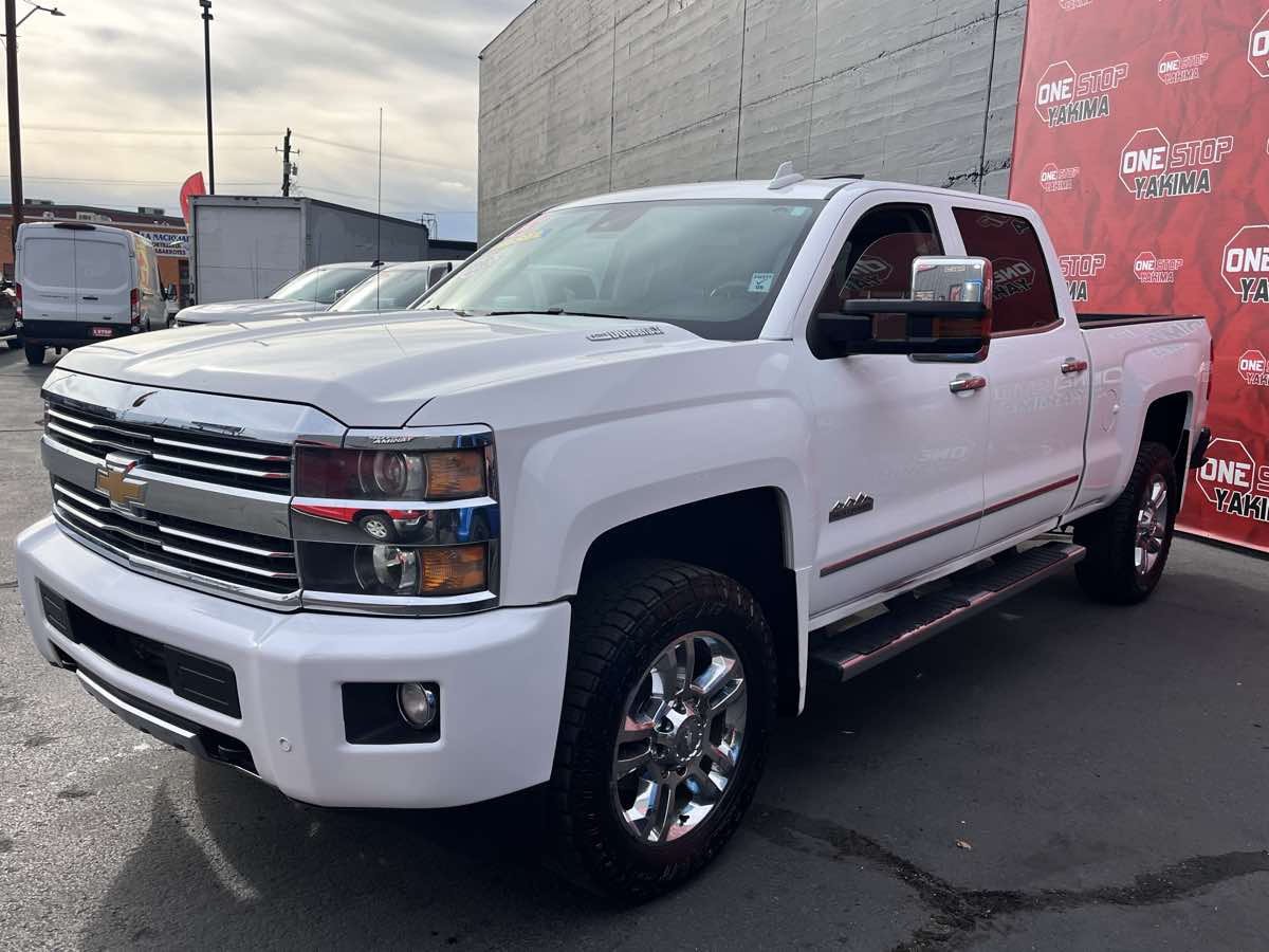 Photo 3 of this Chevrolet Silverado 2500HD