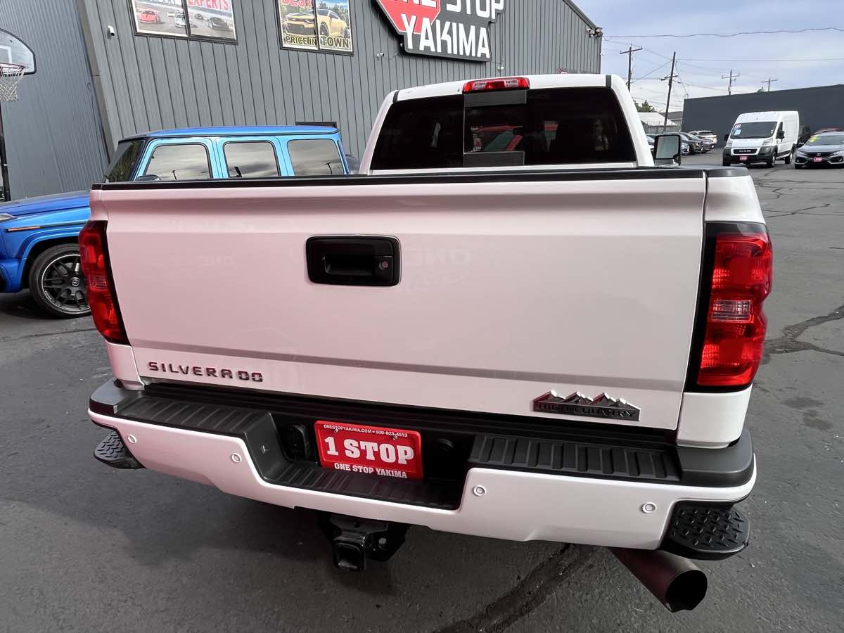 Photo 6 of this Chevrolet Silverado 2500HD