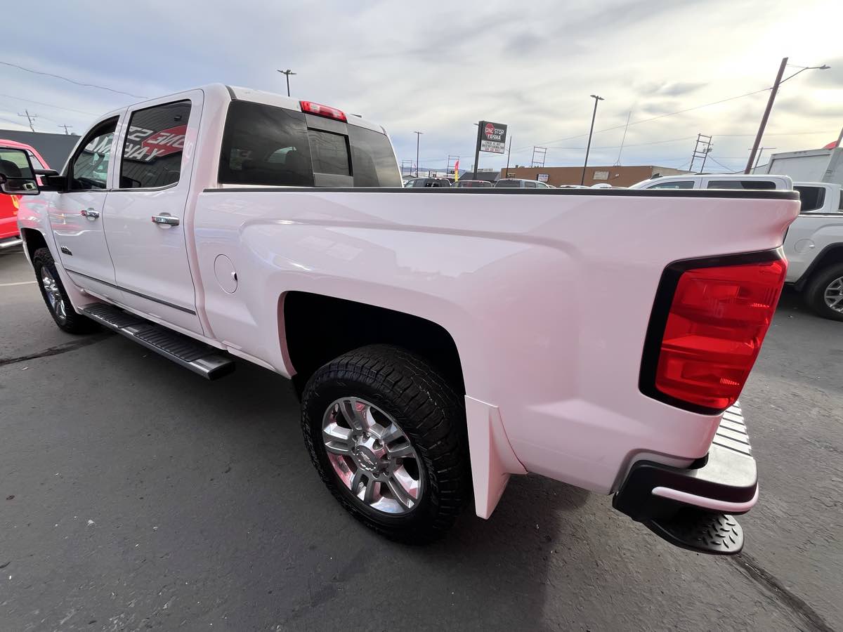 Photo 7 of this Chevrolet Silverado 2500HD