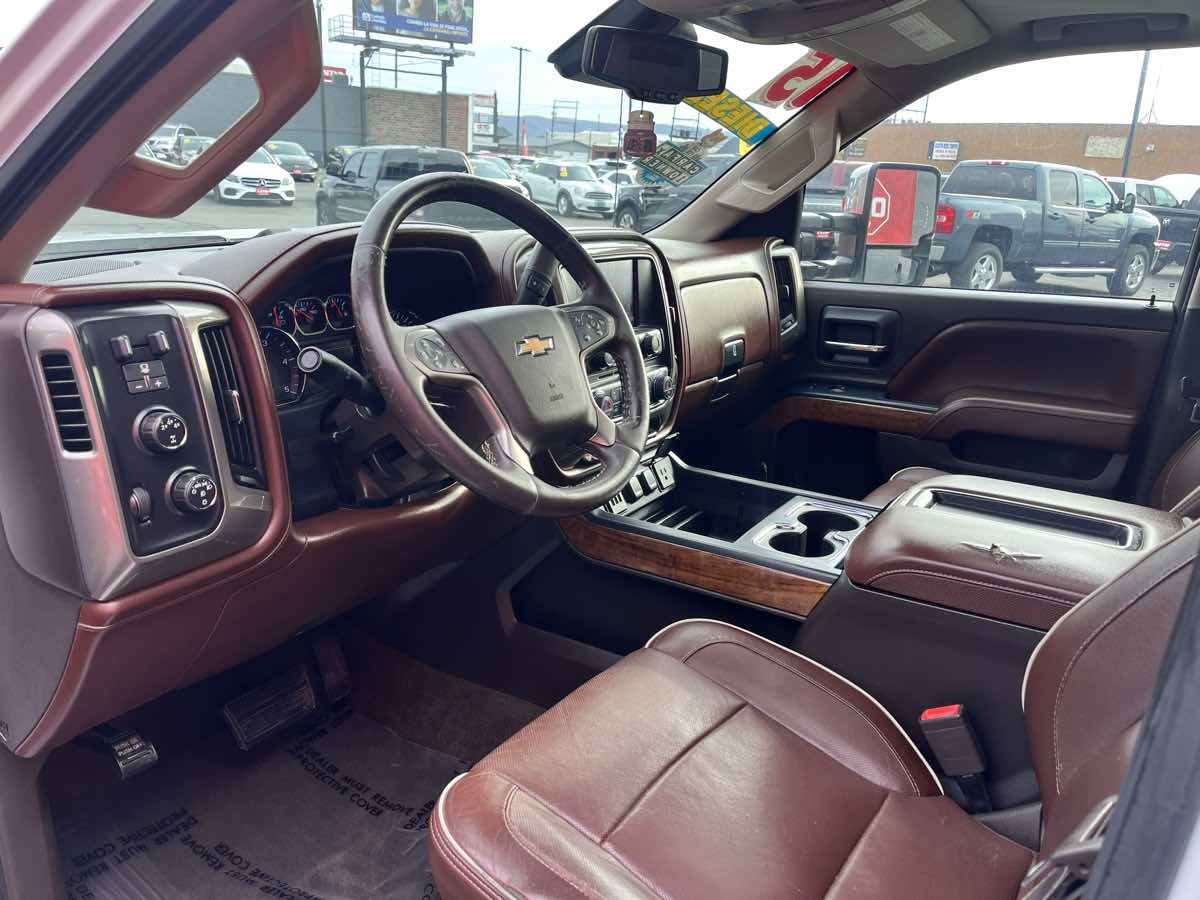Photo 12 of this Chevrolet Silverado 2500HD