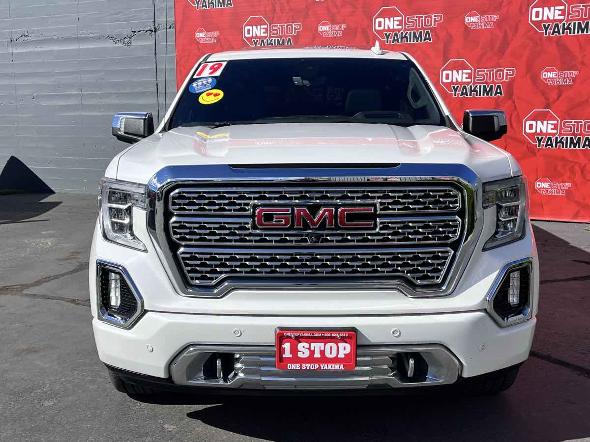 Photo 2 of this GMC Sierra 1500