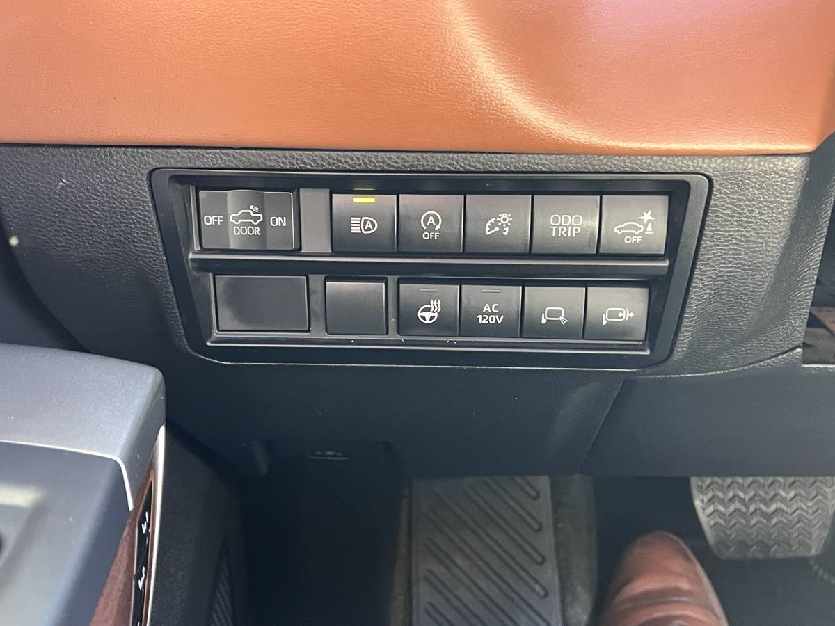 Photo 14 of this Toyota Tundra 4WD