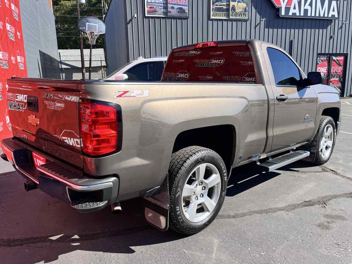 Photo 5 of this Chevrolet Silverado 1500