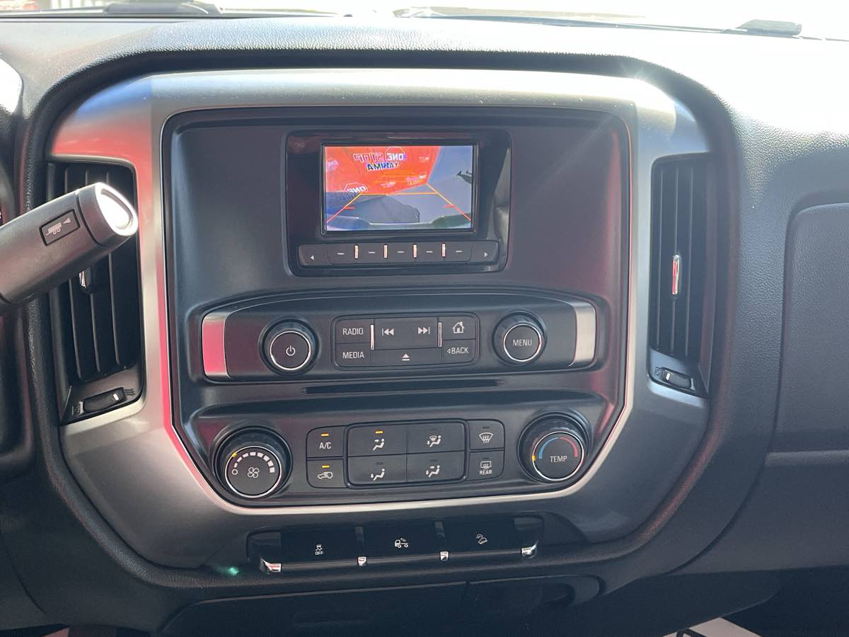 Photo 10 of this Chevrolet Silverado 1500