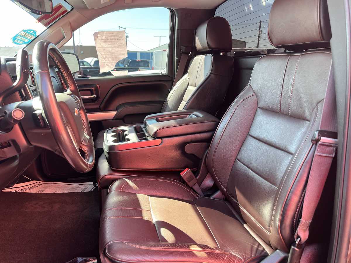 Photo 11 of this Chevrolet Silverado 1500
