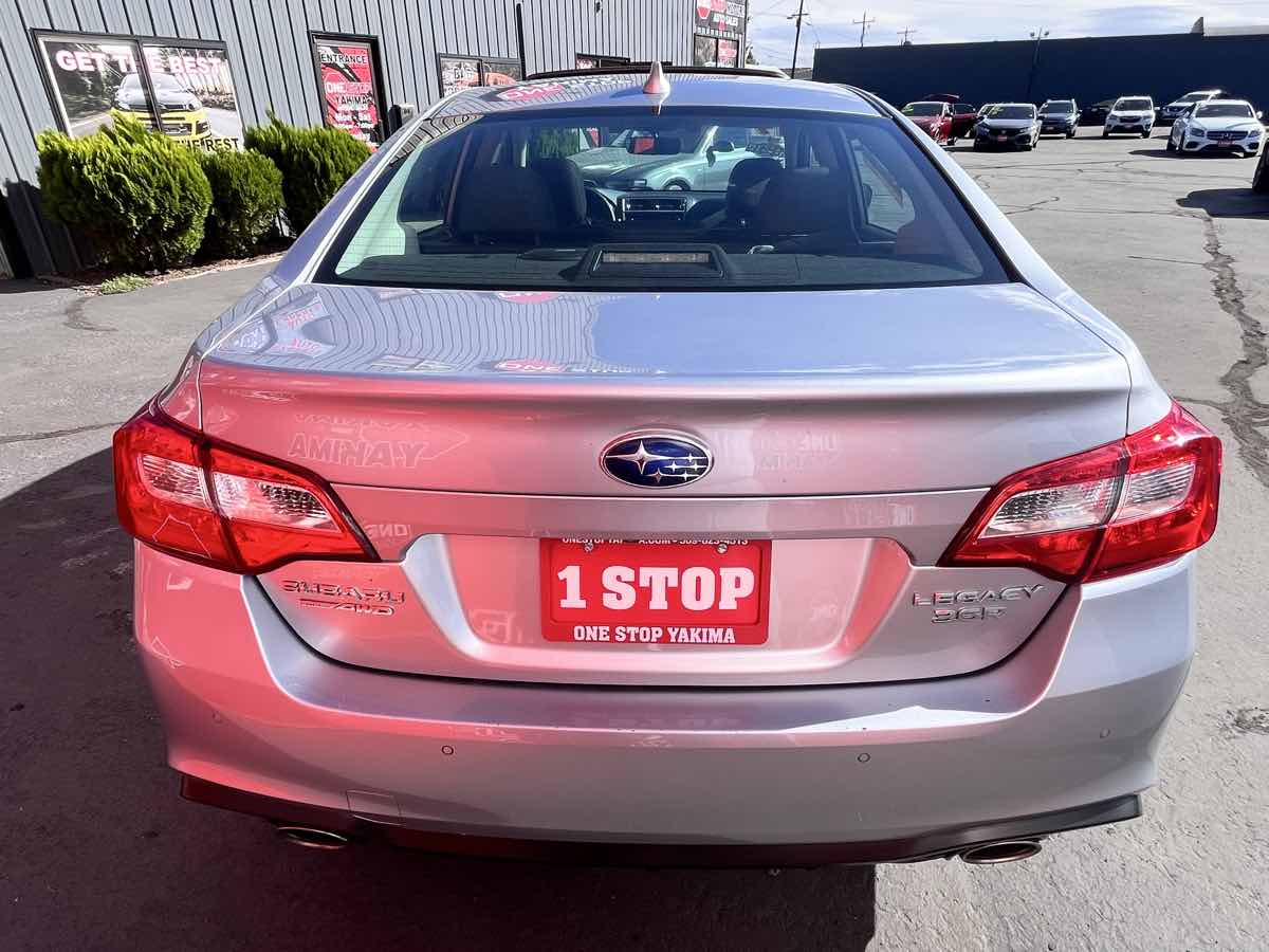 Photo 6 of this Subaru Legacy