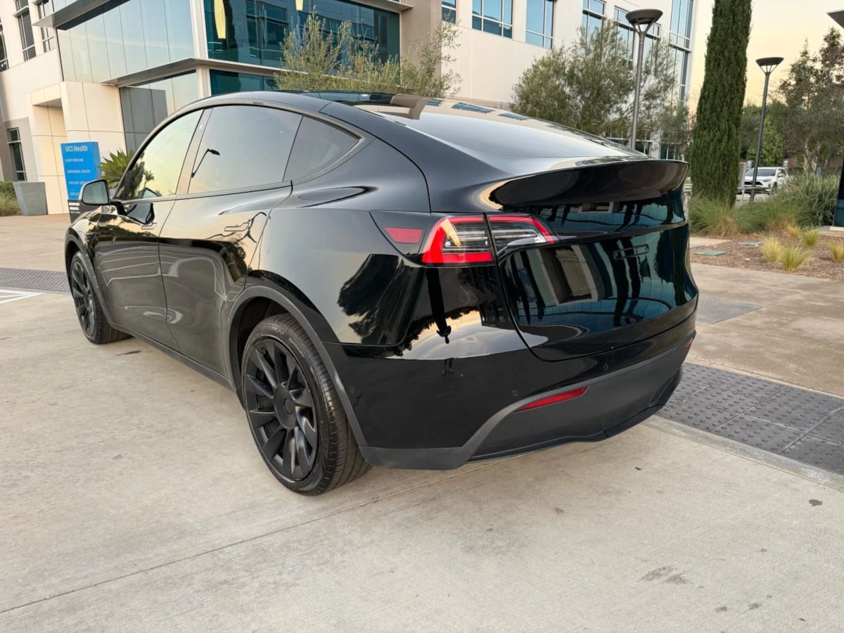 2022 Tesla Model Y Long Range photo 3