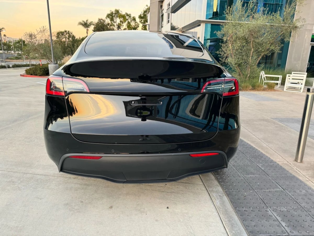 2022 Tesla Model Y Long Range photo 4