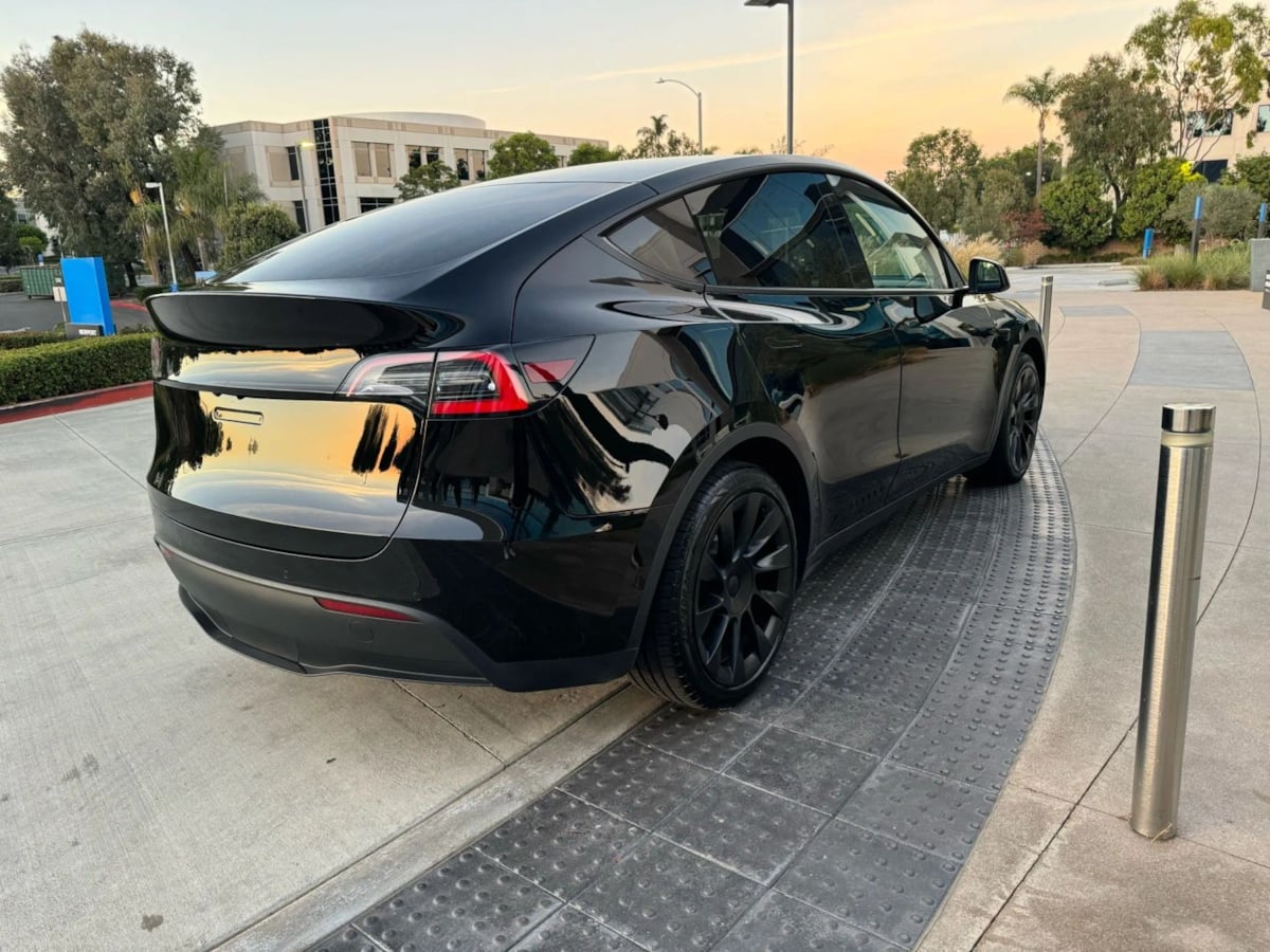 2022 Tesla Model Y Long Range photo 5