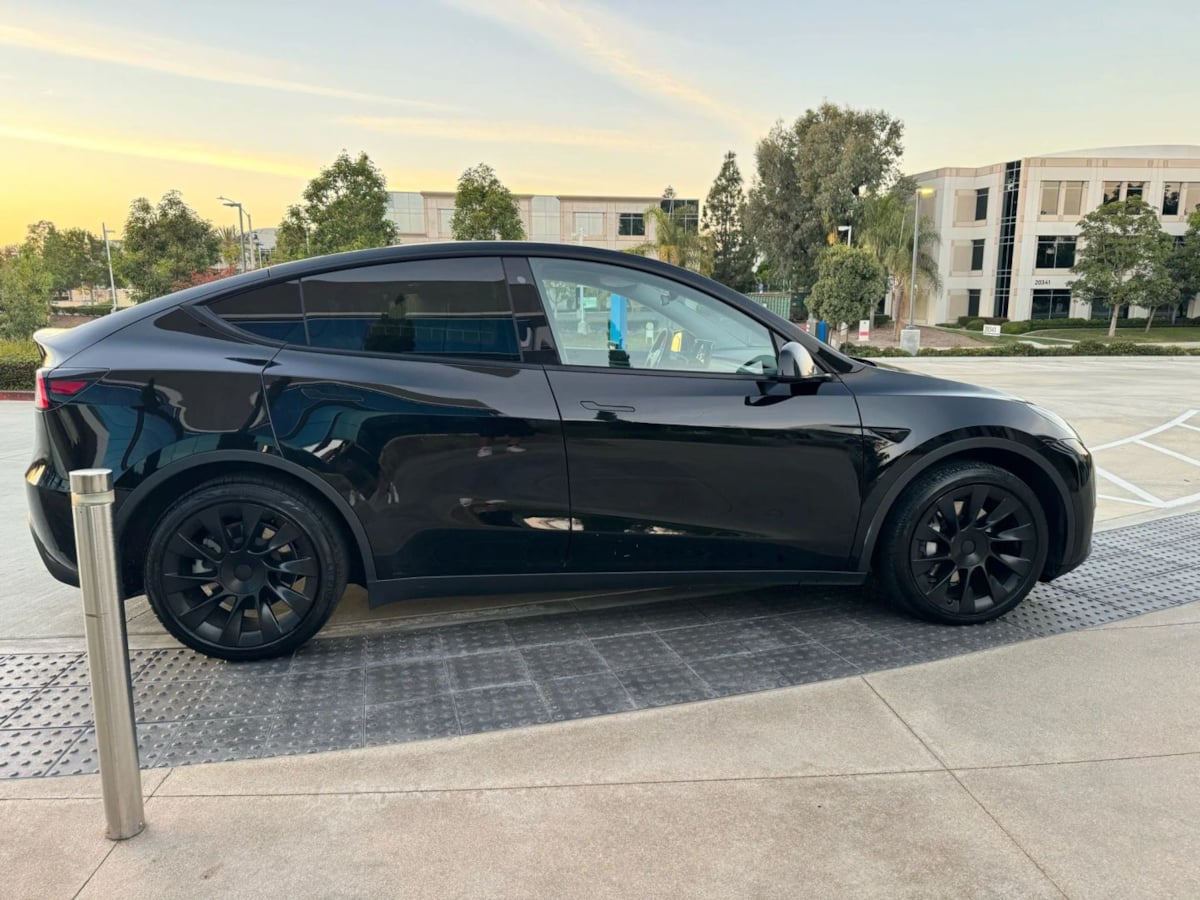 2022 Tesla Model Y Long Range photo 7
