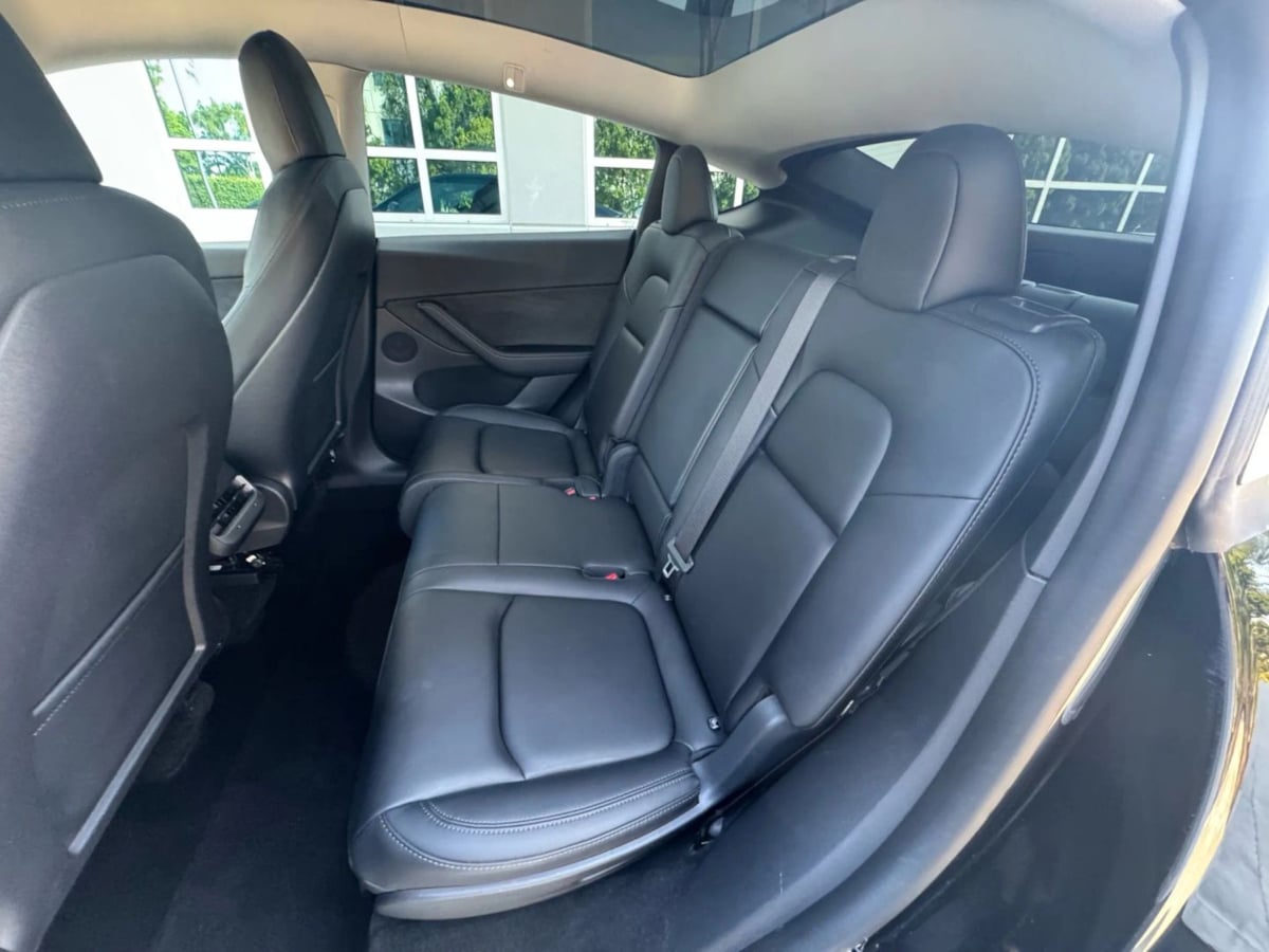 2022 Tesla Model Y Long Range photo 10