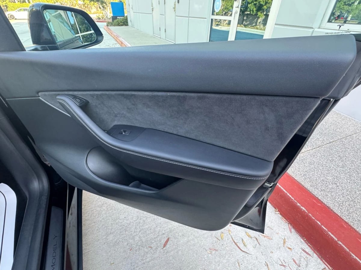 2022 Tesla Model Y Long Range photo 22