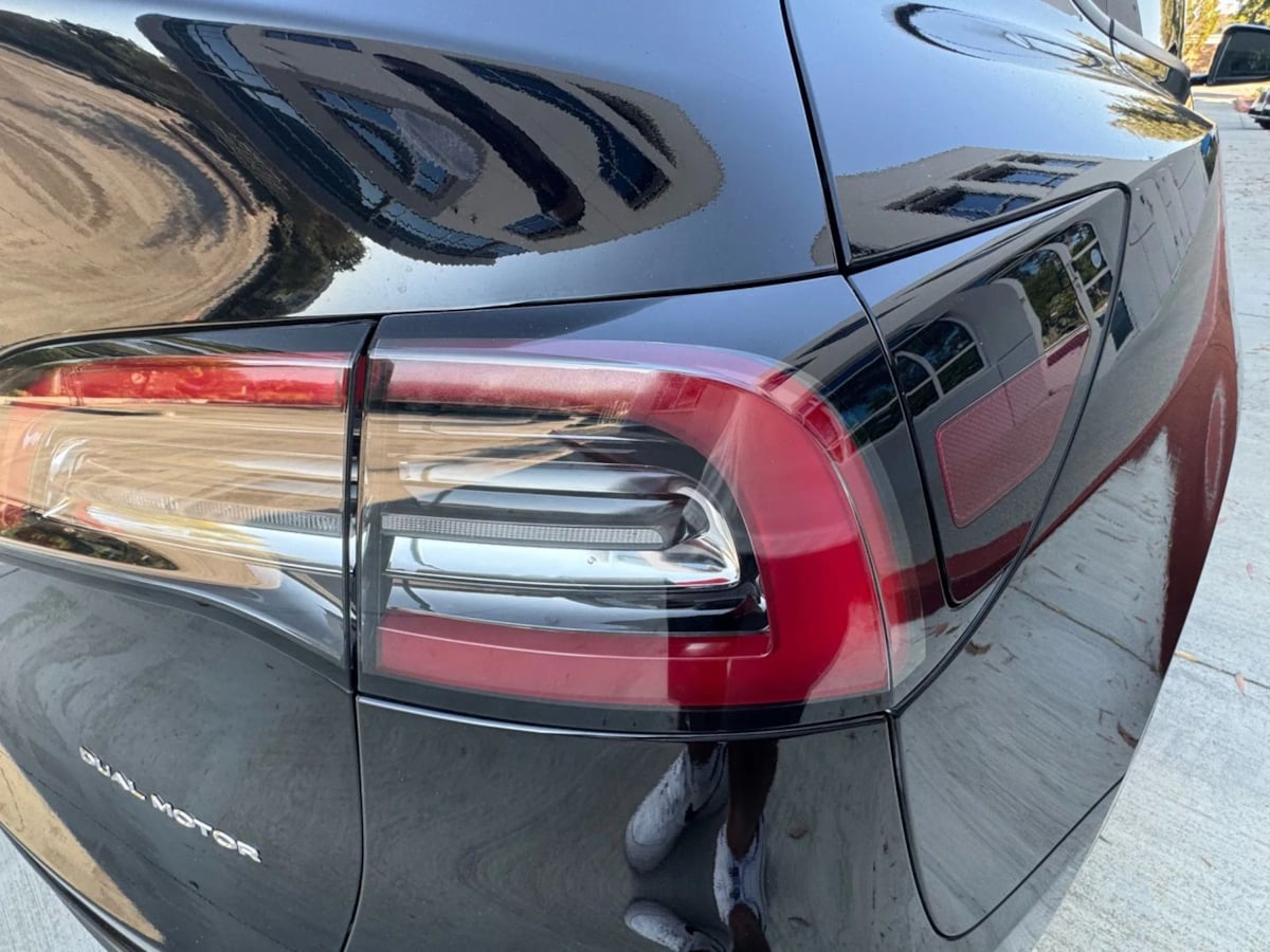 2022 Tesla Model Y Long Range photo 25