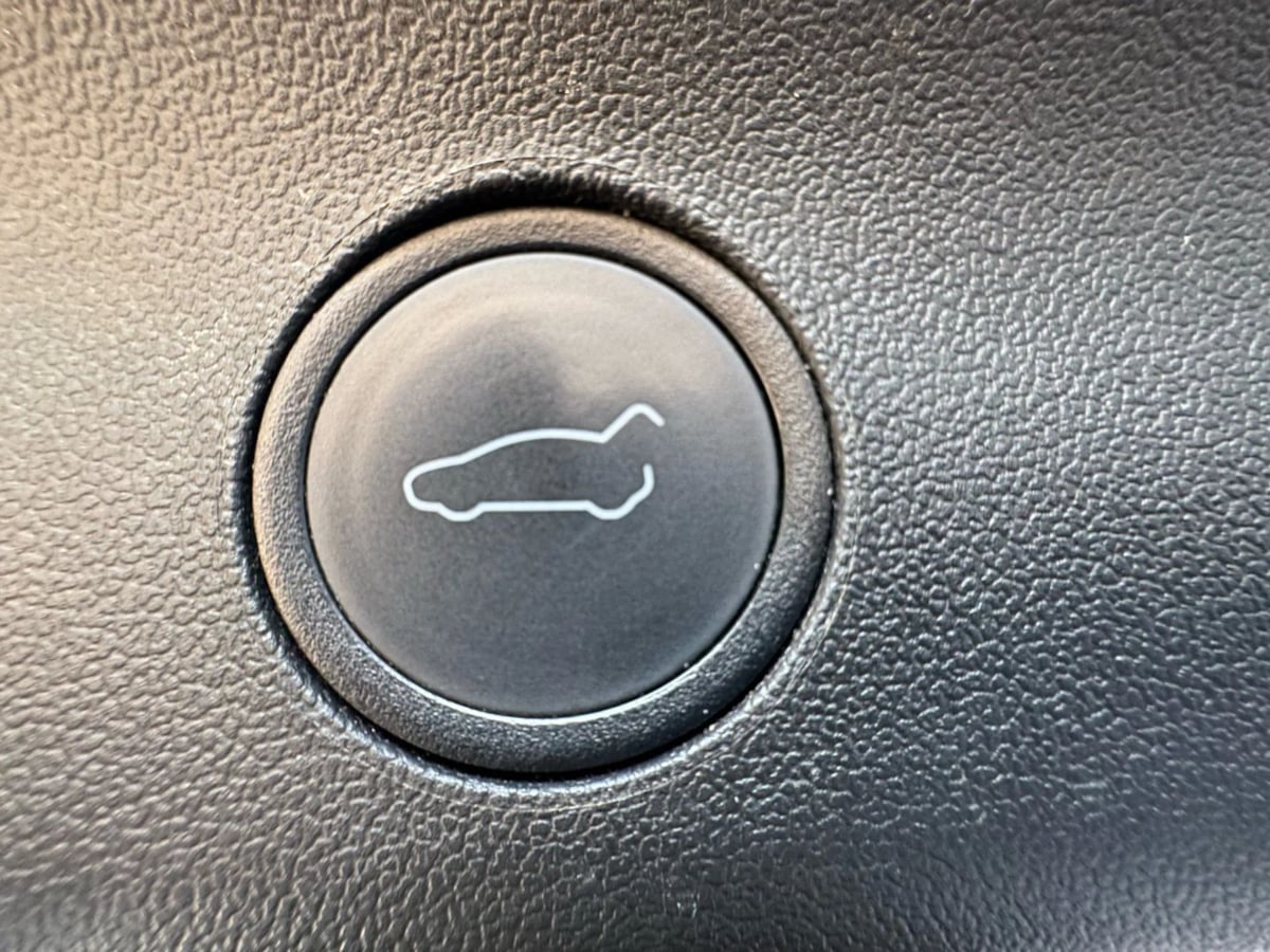 2022 Tesla Model Y Long Range photo 30