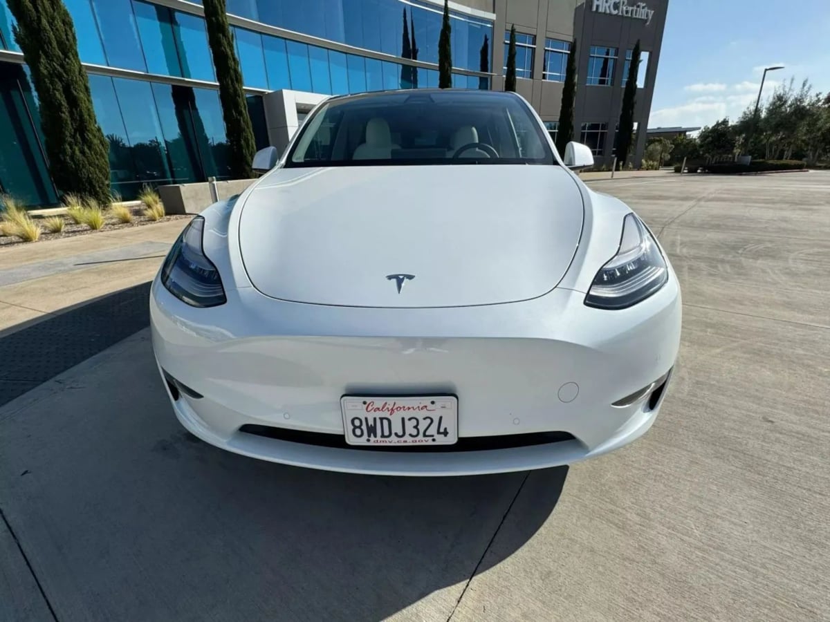 2022 Tesla Model Y Long Range photo 2