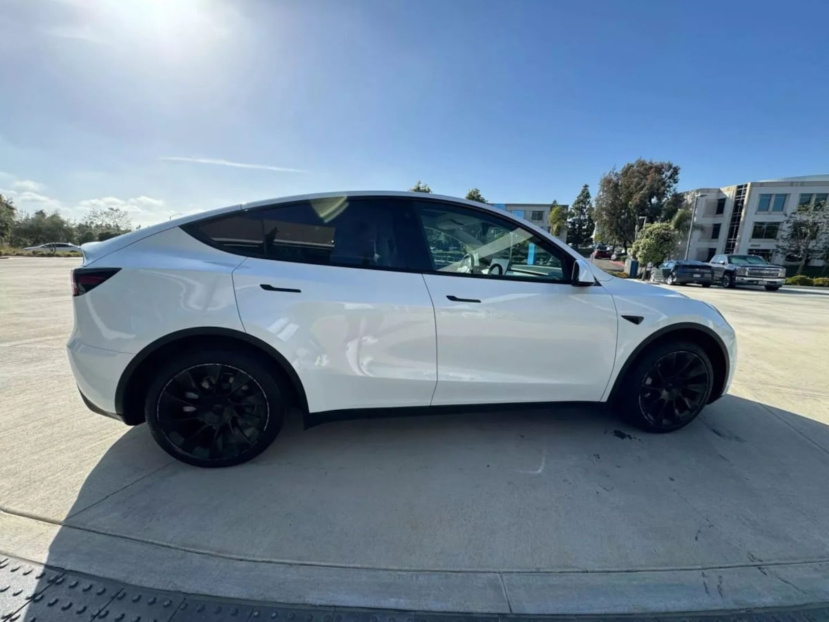 2022 Tesla Model Y Long Range photo 4