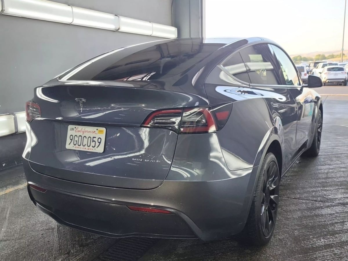 2023 Tesla Model Y Long Range photo 4