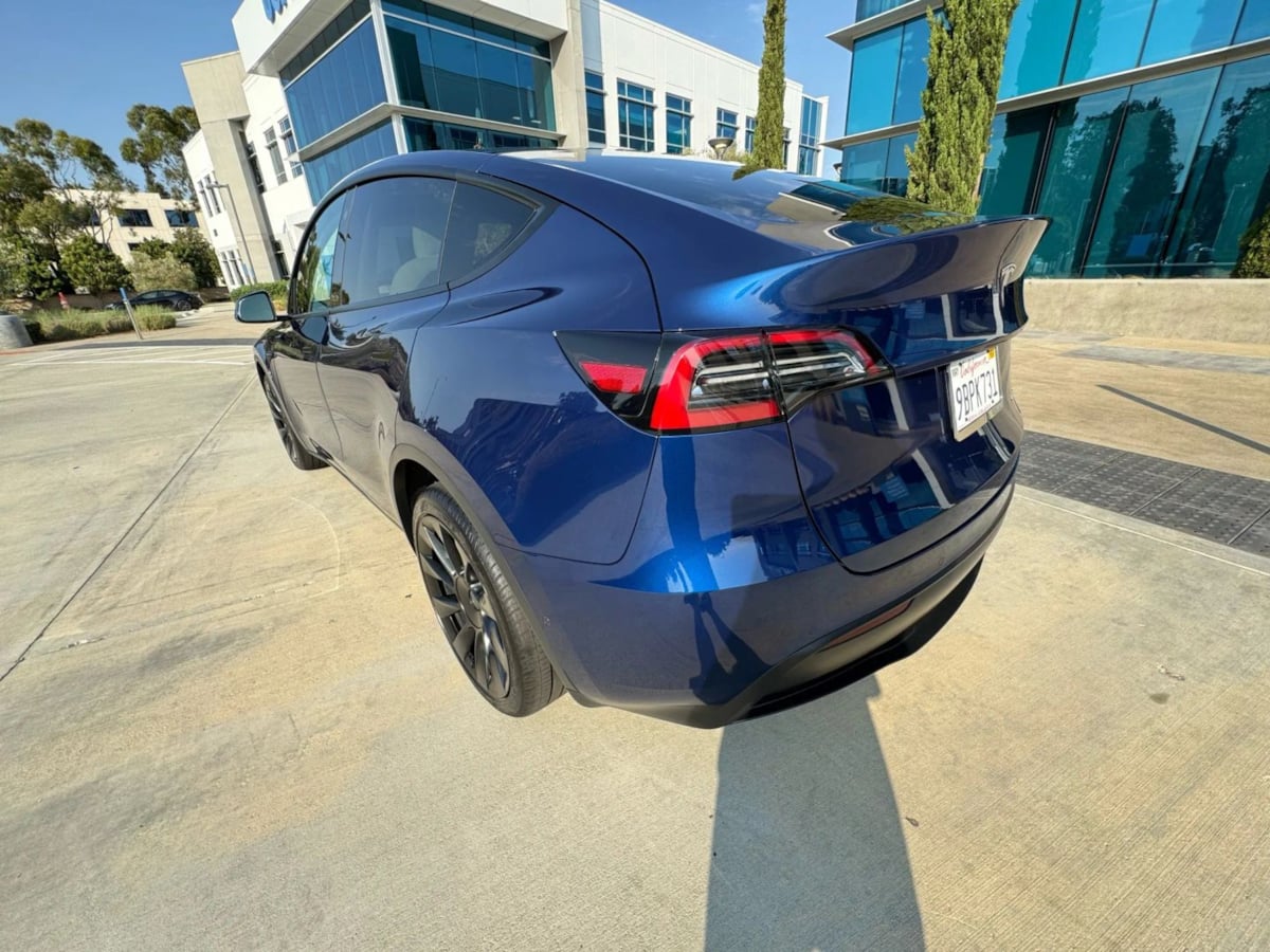 2022 Tesla Model Y Long Range photo 4