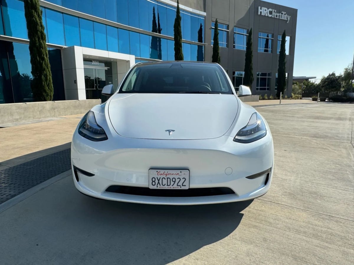 2022 Tesla Model Y Long Range photo 2