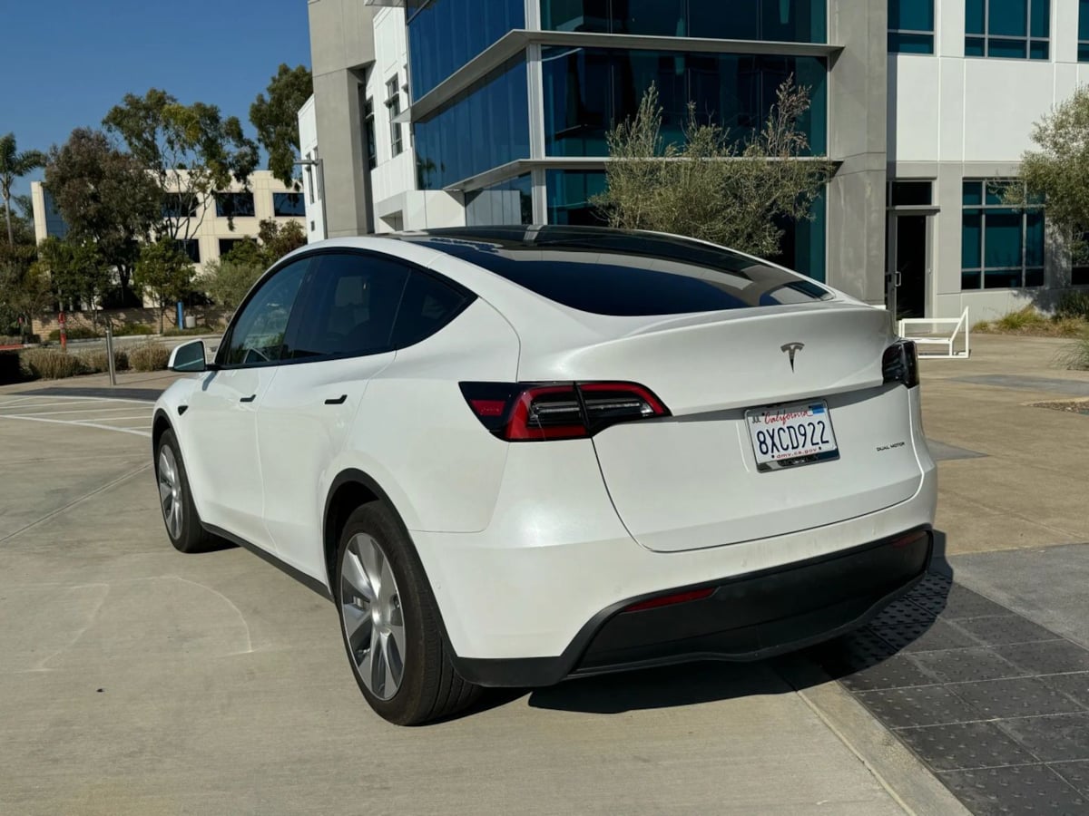 2022 Tesla Model Y Long Range photo 4