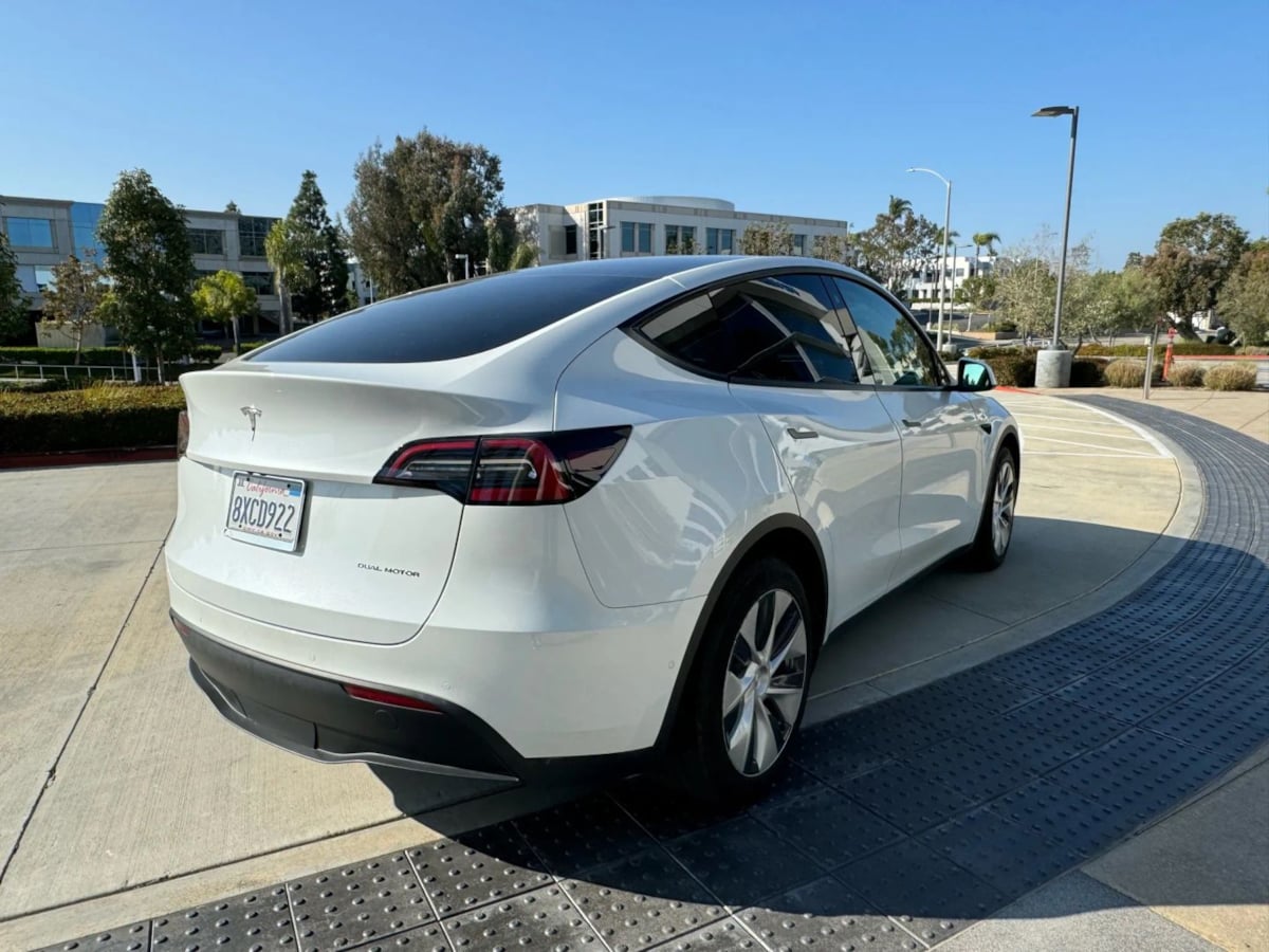 2022 Tesla Model Y Long Range photo 6