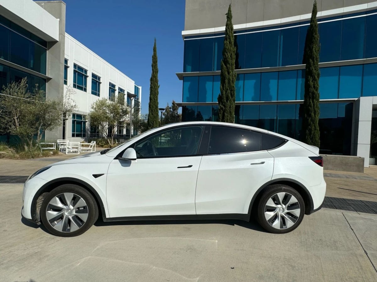 2022 Tesla Model Y Long Range photo 8