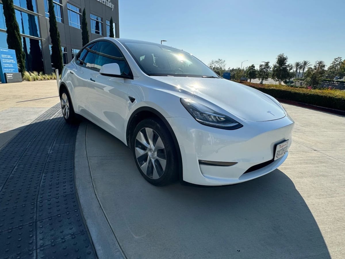 2022 Tesla Model Y Long Range photo 9