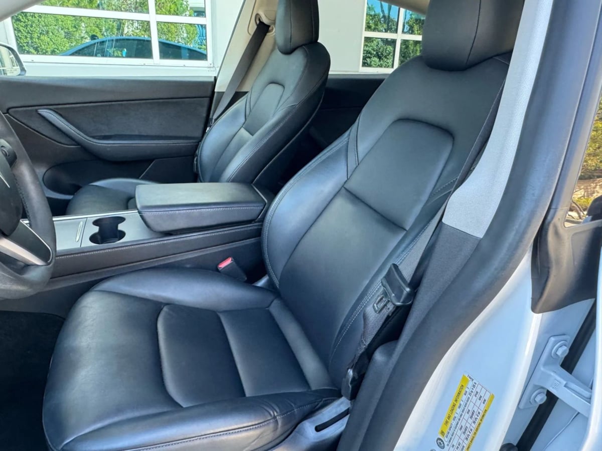 2022 Tesla Model Y Long Range photo 13