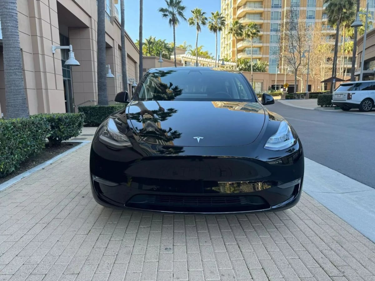 2022 Tesla Model Y Long Range photo 3