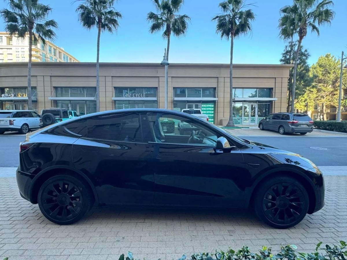 2022 Tesla Model Y Long Range photo 8