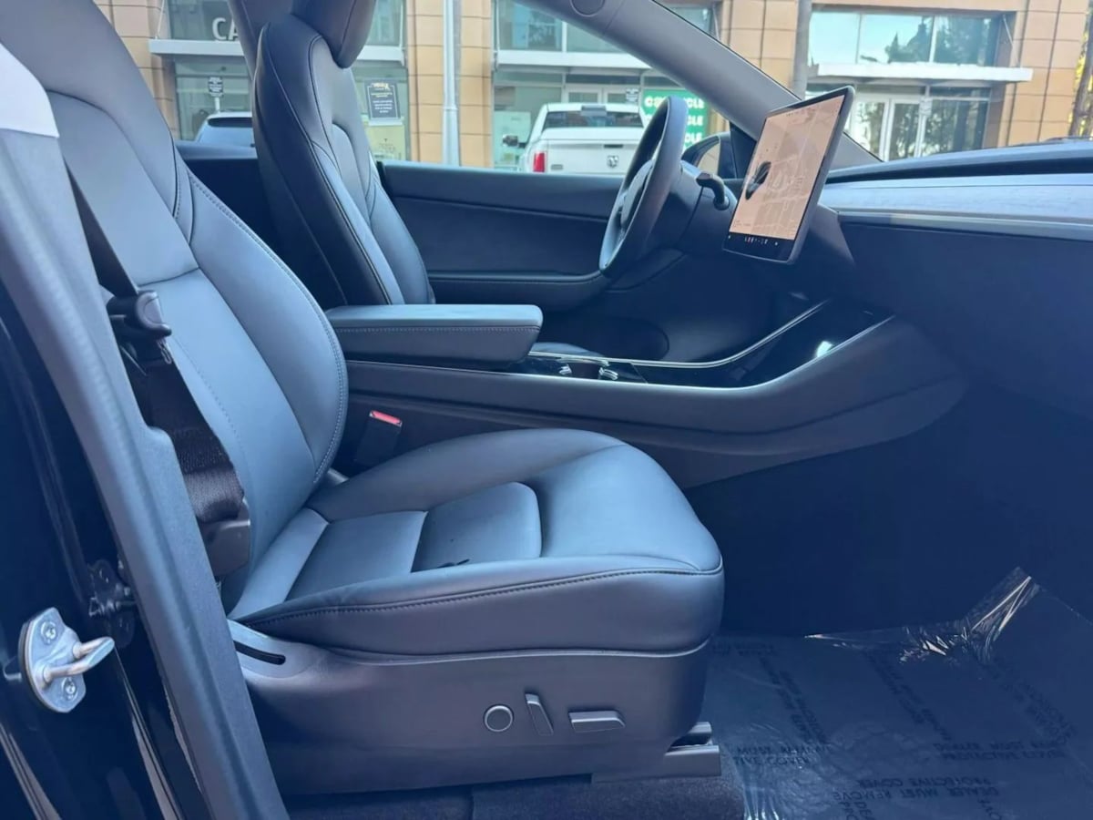 2022 Tesla Model Y Long Range photo 12