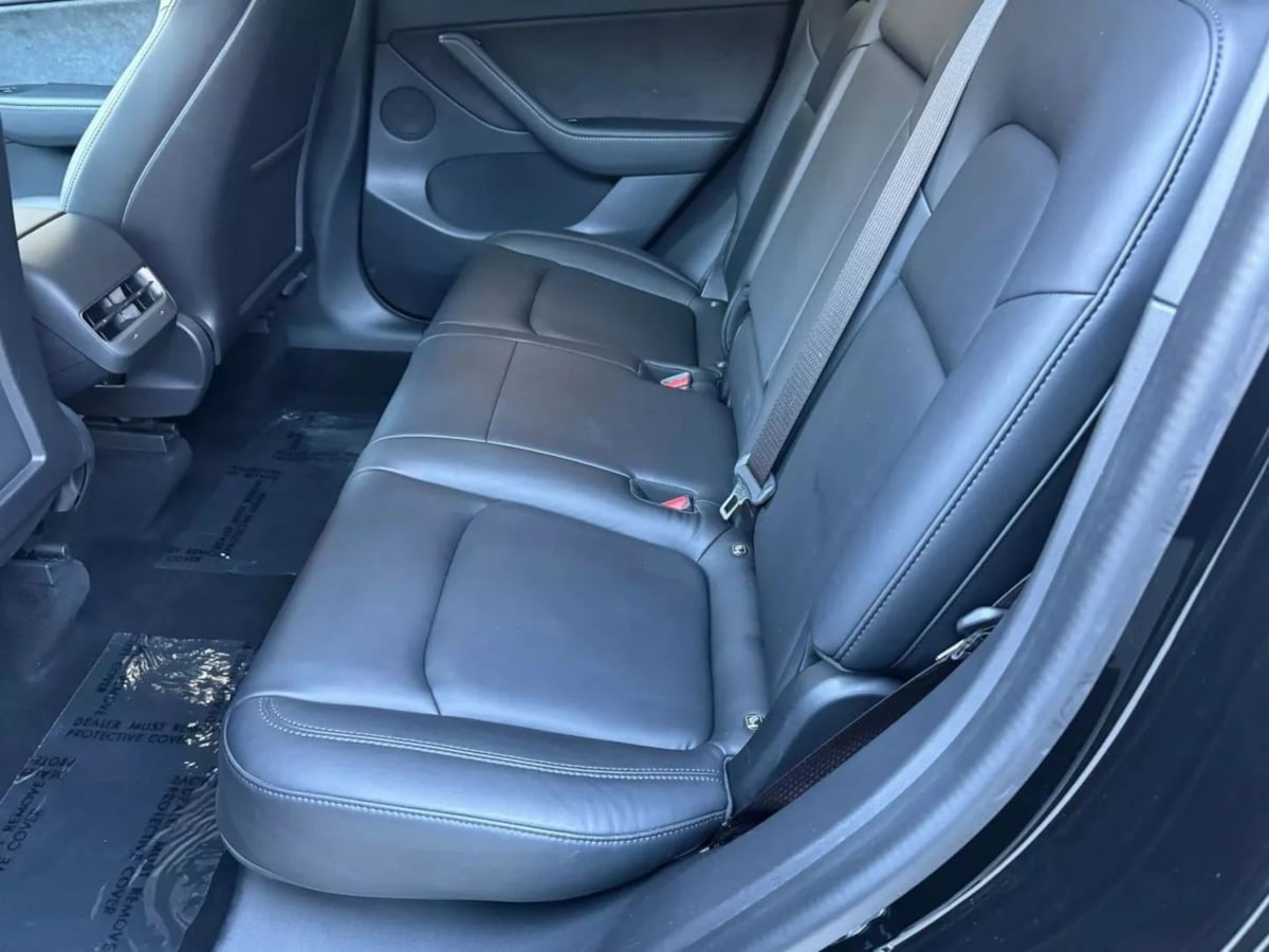 2022 Tesla Model Y Long Range photo 13