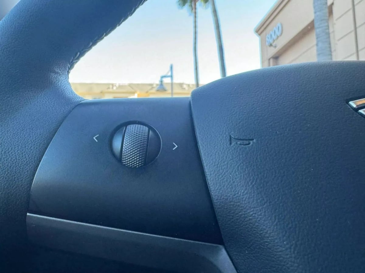 2022 Tesla Model Y Long Range photo 17