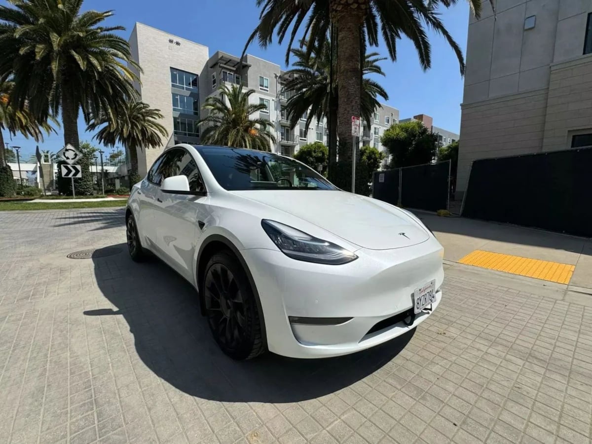 2022 Tesla Model Y Long Range photo 3