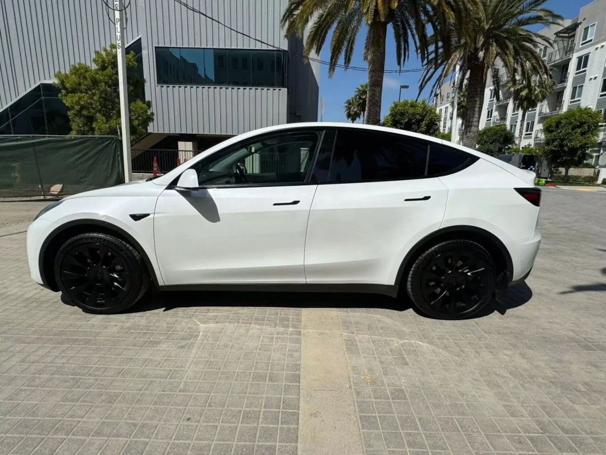 2022 Tesla Model Y Long Range photo 6